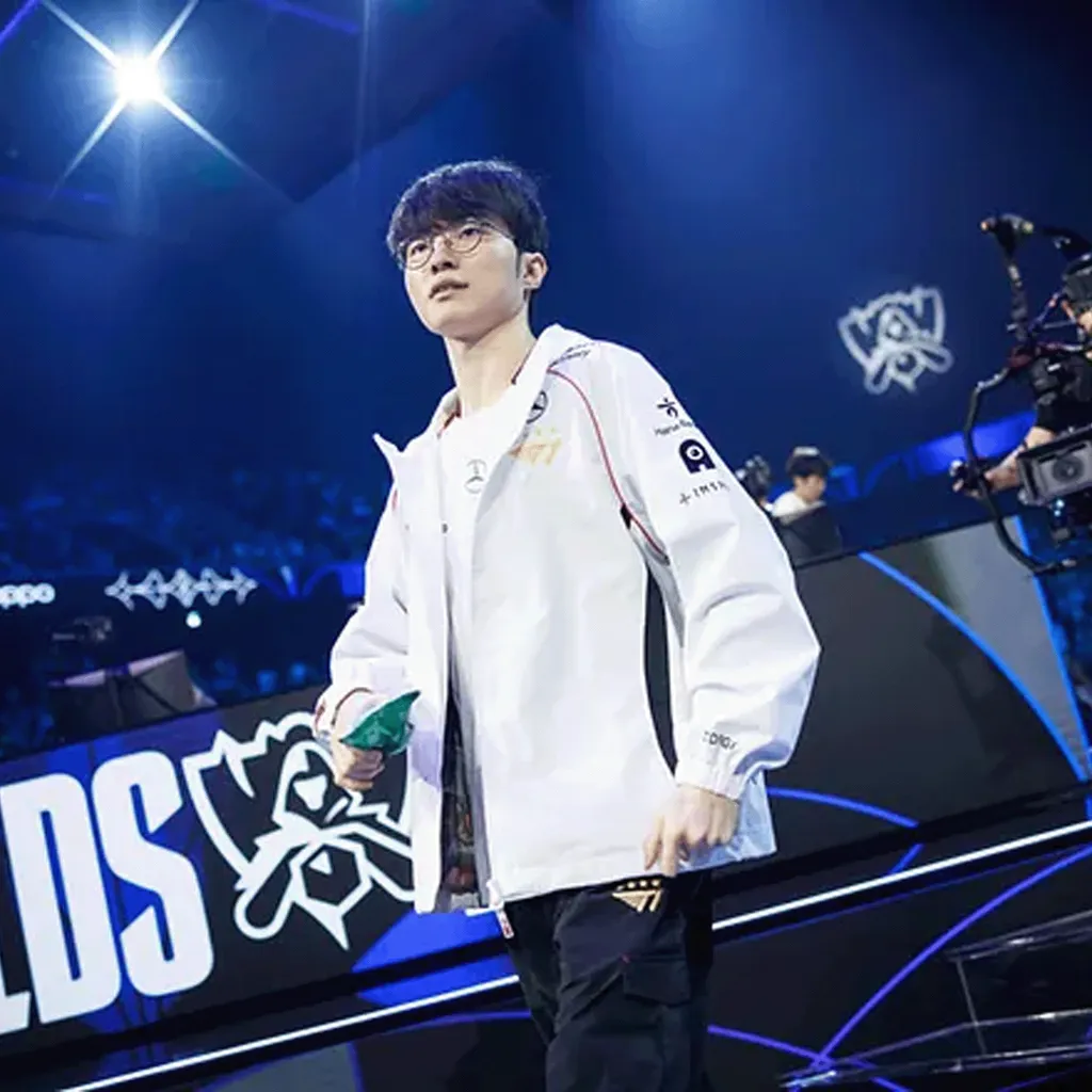 Faker va más allá y T1 defiende su título del Mundial de LoL